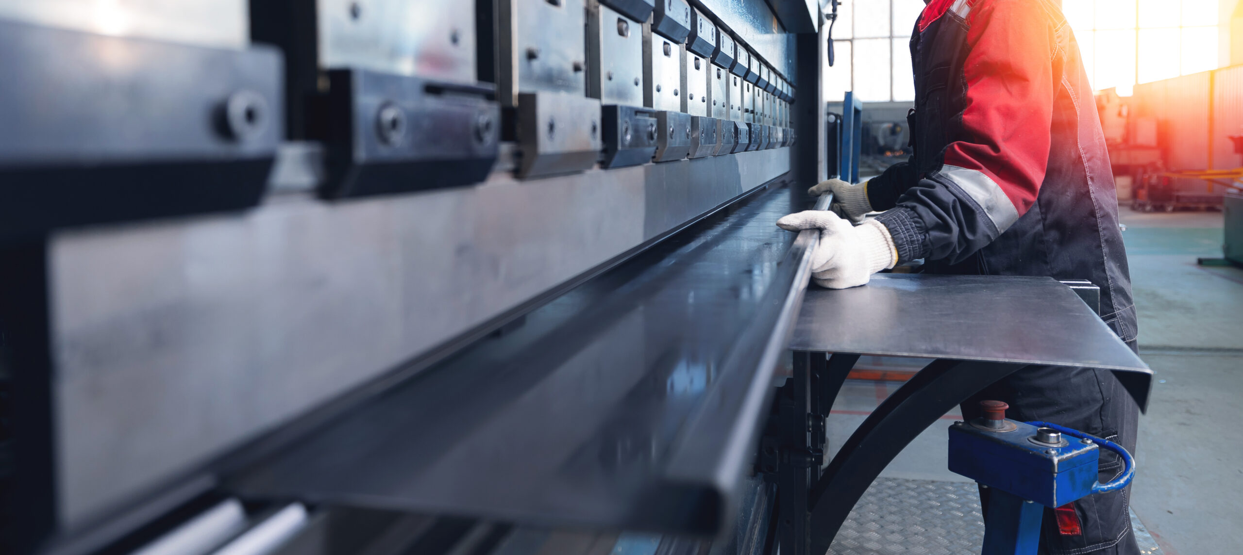 Razrez in krivljenje pločevine Razrez in krivljenje pločevine